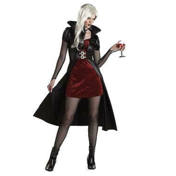 Blood thirsty beauty 4 NWT